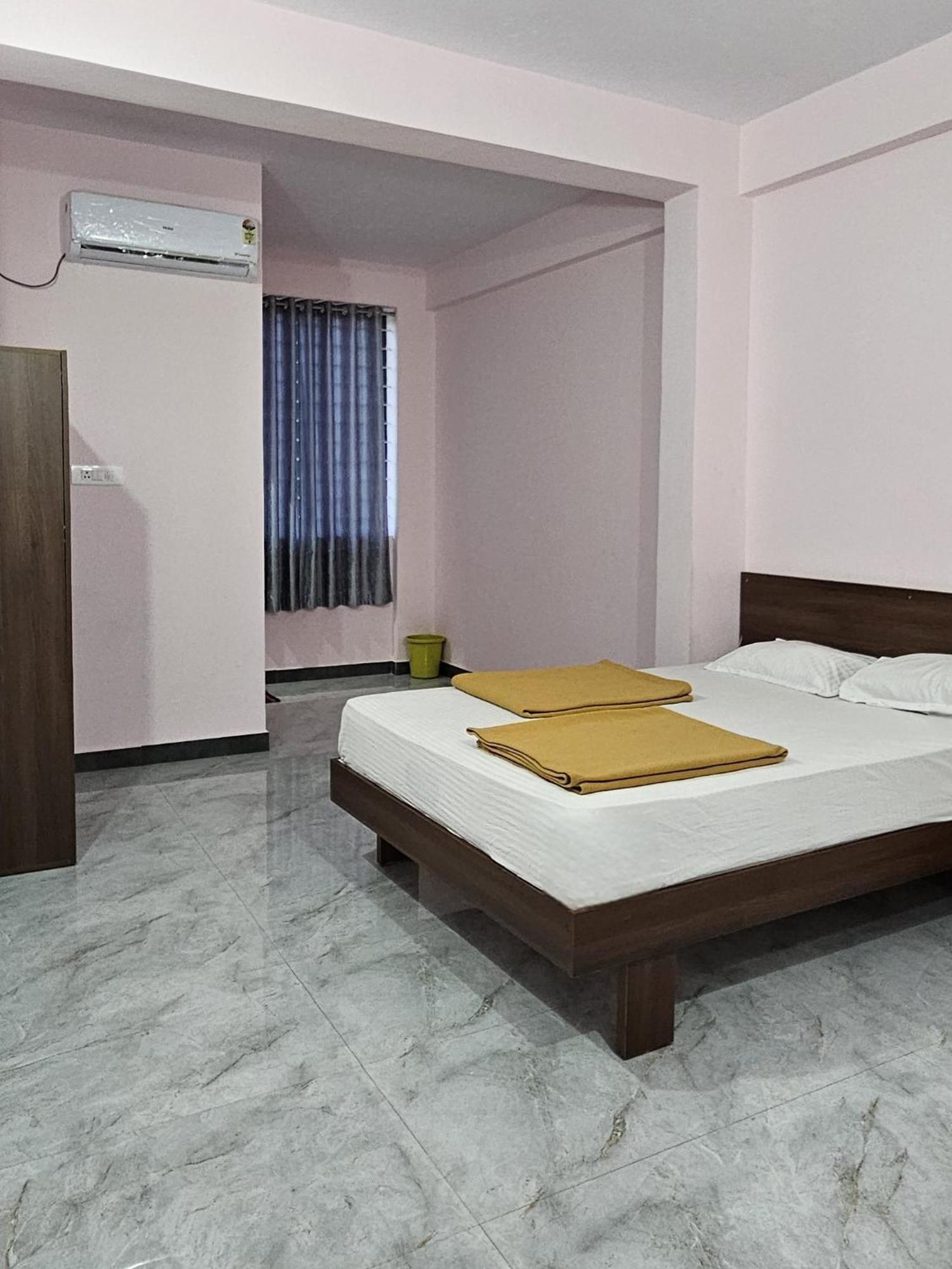 Golden Palace Residency Belagula Luaran gambar